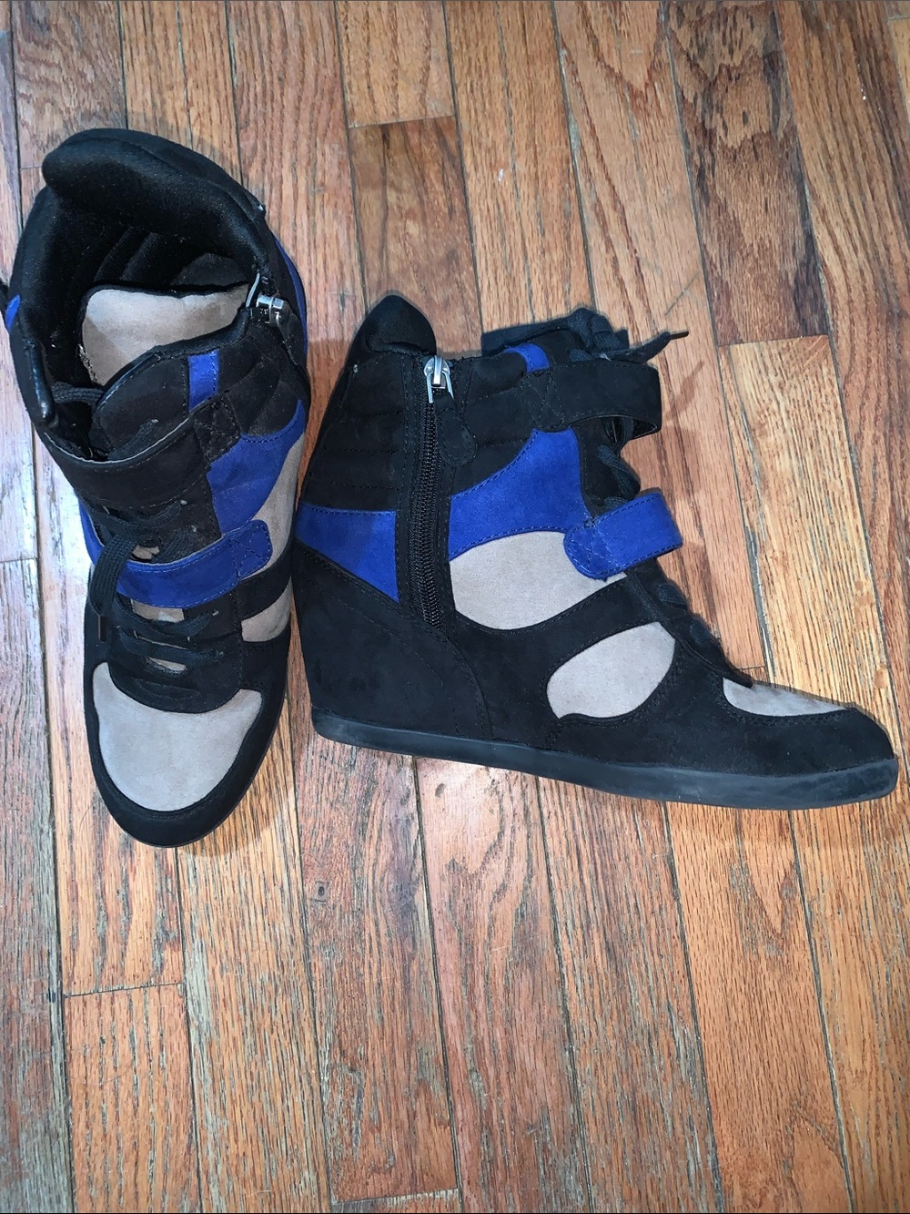 Simply Vera Vera Wang Black, Blue & Taupe Suede Wedge Sneakers